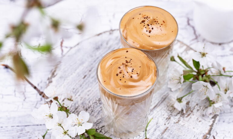 How to Make Whipped Coffee