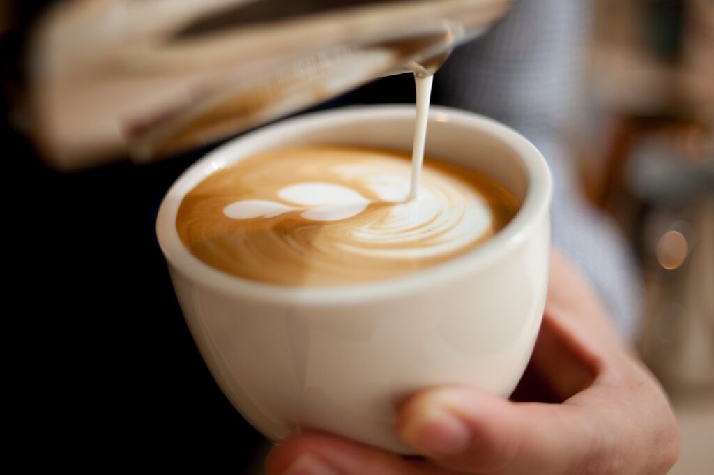 flat white vs latte - featured