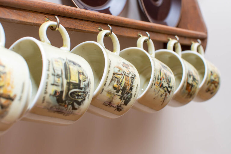 ideas-for-hanging-coffee-mugs