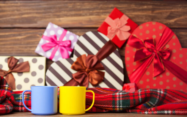 things-to-put-in-coffee-mugs-for-gifts