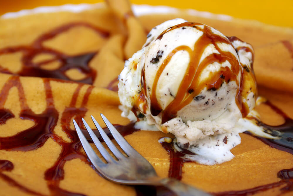 What goes well with coffee ice cream? Sweet cream coffee caramel ice cream