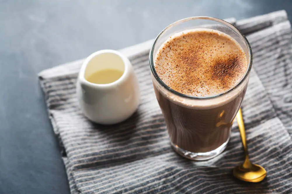 How much caffeine is in chai tea latte?