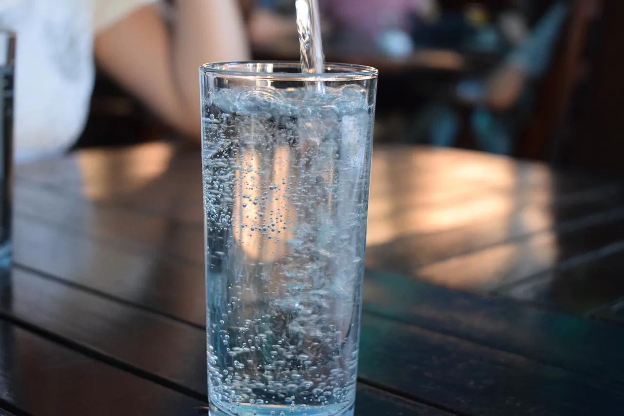 Do coffee filters filter water?