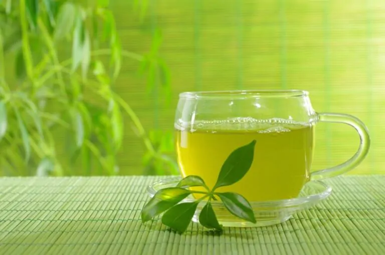 is-green-tea-hydrating-or-dehydrating-you